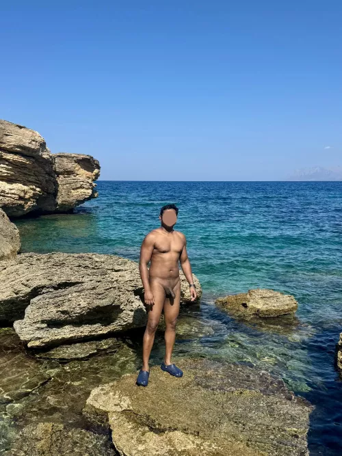 Thanks to Google Maps, found a nudist beach near our Hotel during the vacation ! 