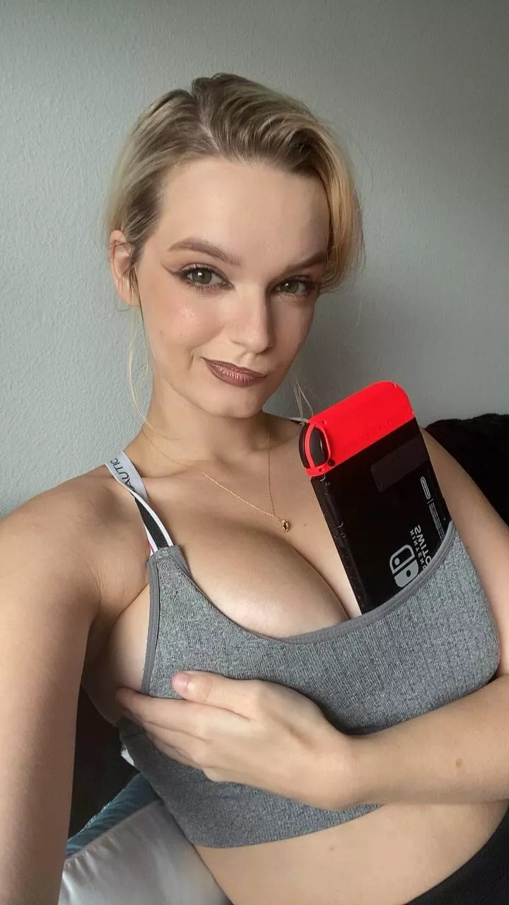 The next thing to fit in my pussy... a switch