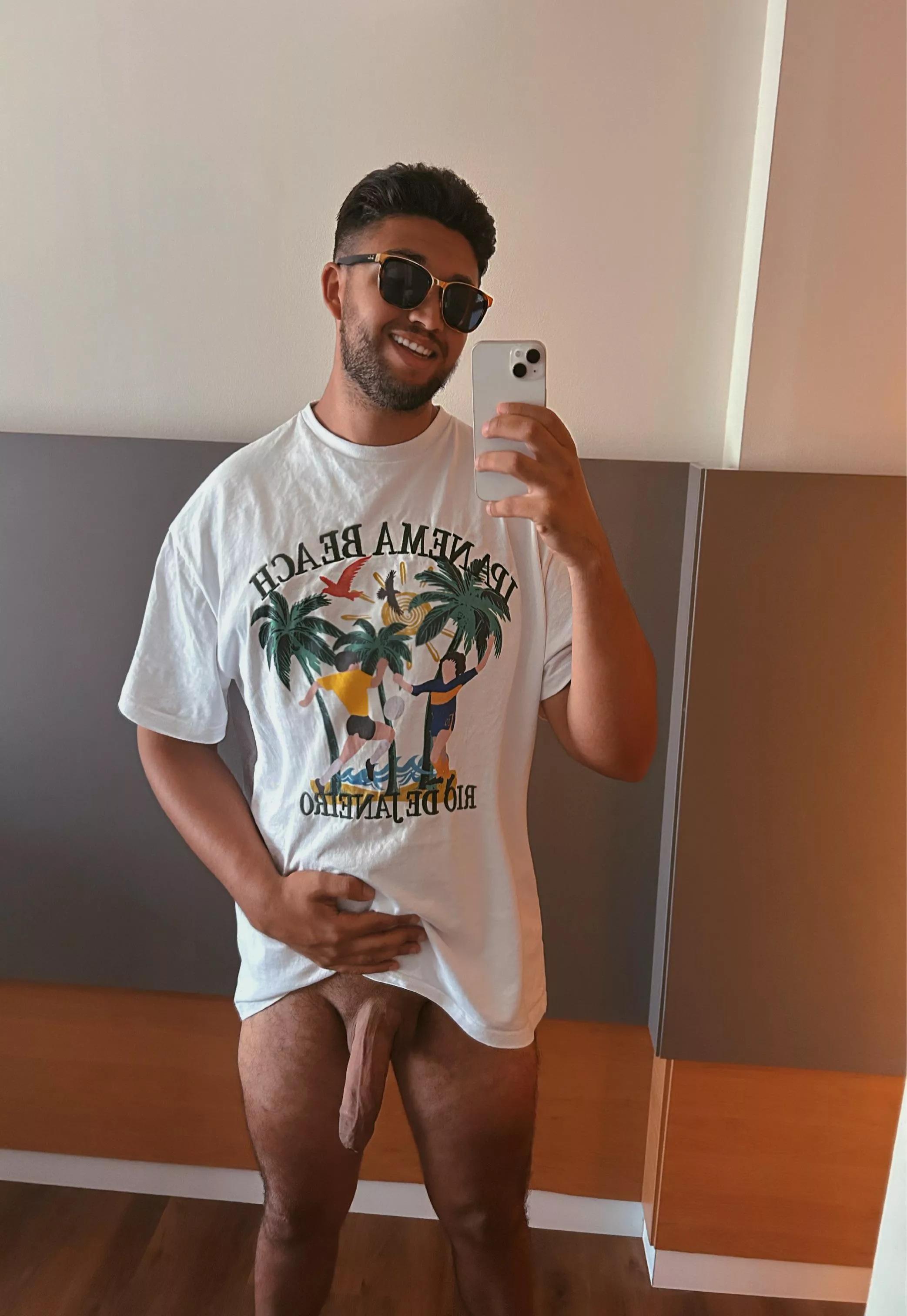 What shorts shall I wear with this outfit?