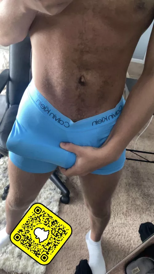 25 biggaymer24 Hung guys hmu. (Hairy+)