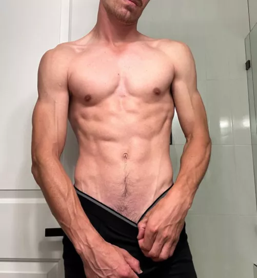 32m experienced Los Angeles stud and bull. Here to make hotwives and adventurous couples happy and make some memories 