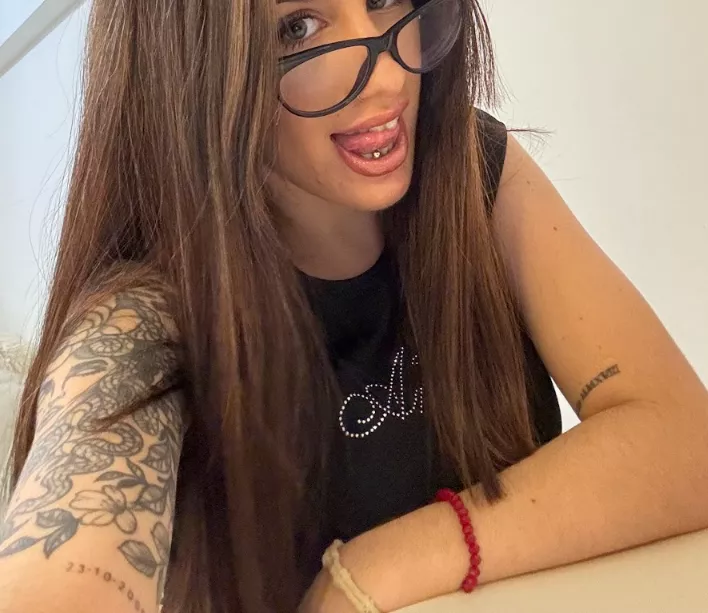 Add my snap:candelamok not seIling