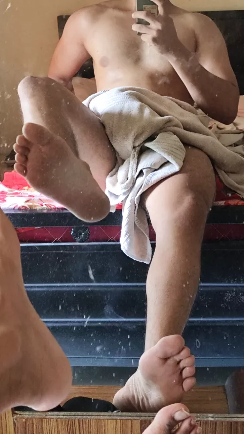 Come serve at dom feet