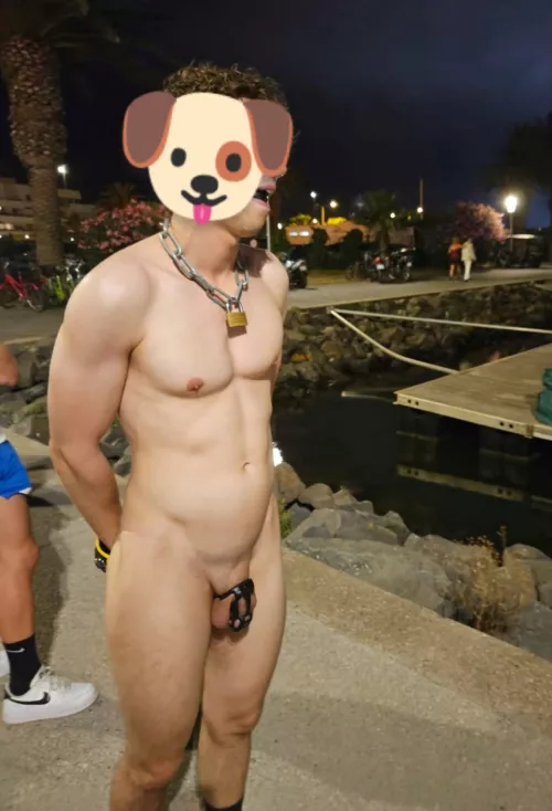 don't look, keep walking 