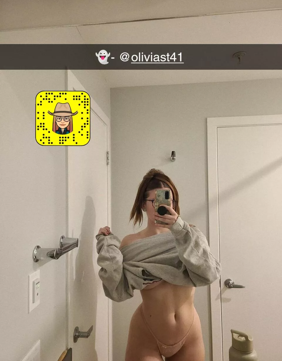 hit me up💦 my snap - @oliviast41