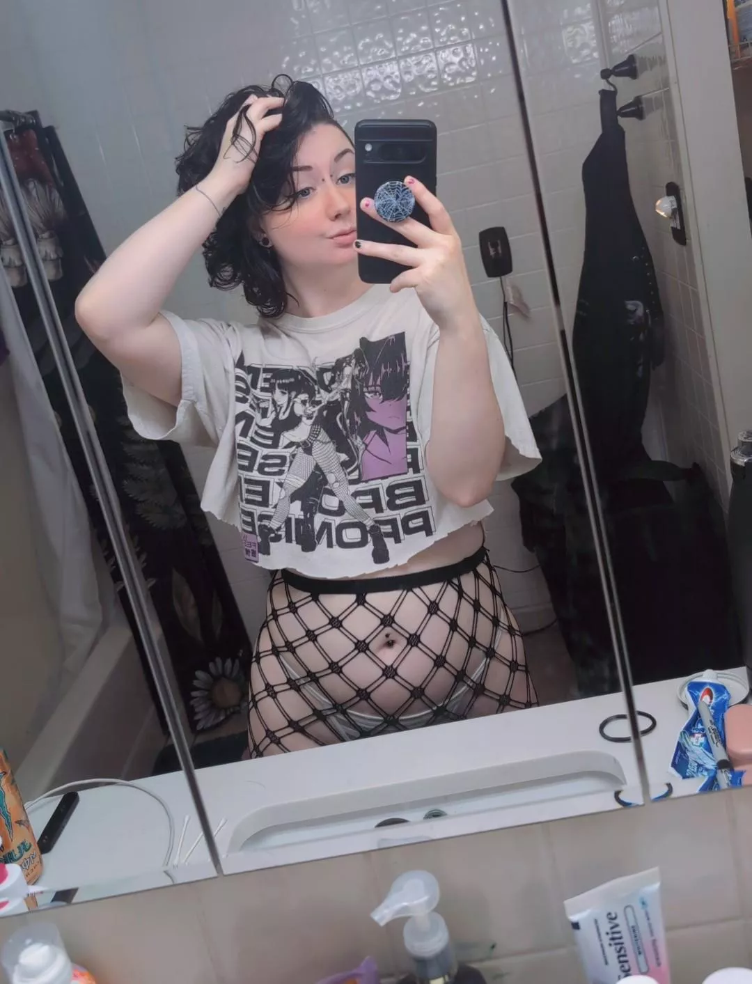 I cut up an old T-shirt to make this cute crop top! [F]