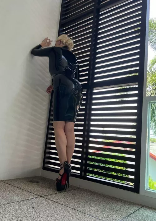 Imagine these heels walking on you 