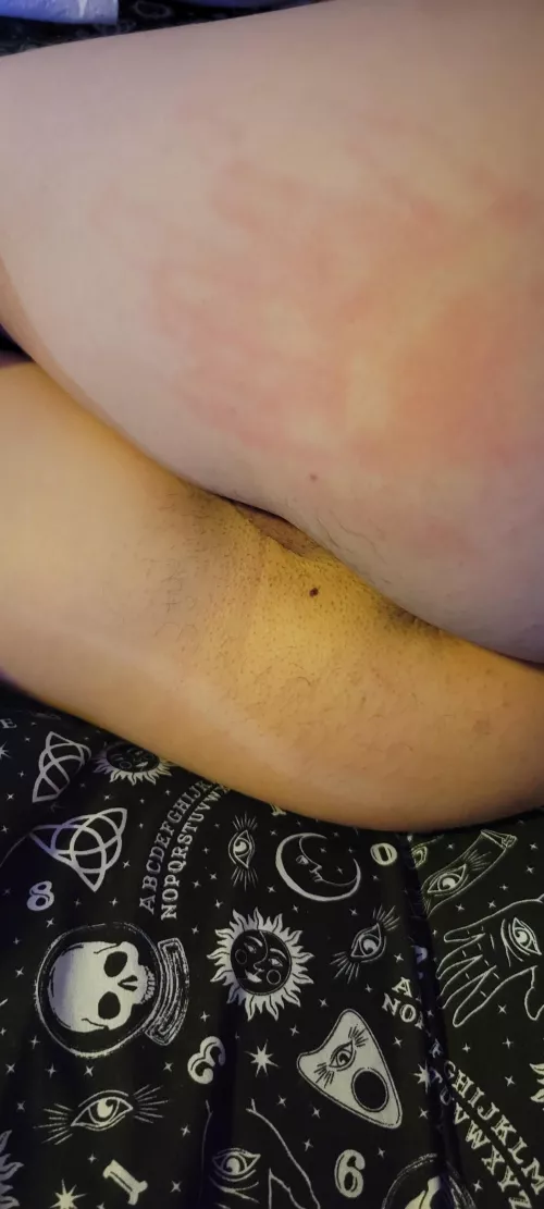 Love seeing a handprint on my ass