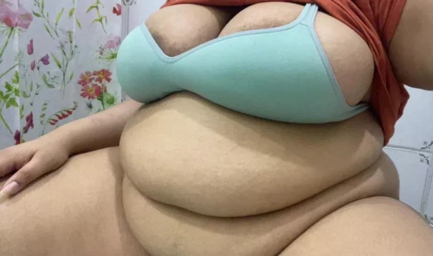 Mmm i’m really in the mood for a doctors examination, who’s ready to feel me up! 