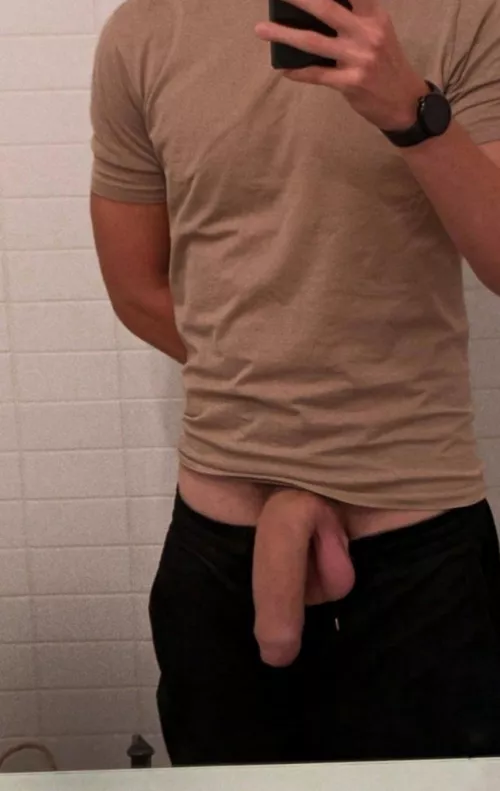 My friend is apparently bigger so need some reassurance