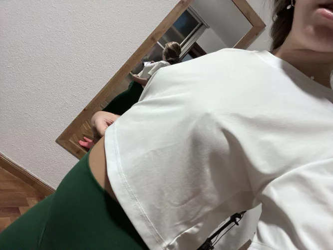 One of my fav tops to wear to the gym. Simple, elegant, yet... Pokies hahahaha. I always catch a guy or two getting a good look!