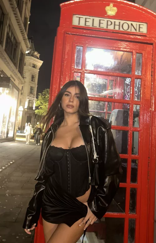 Ready to make London fall in love with my tight skirt ;) 