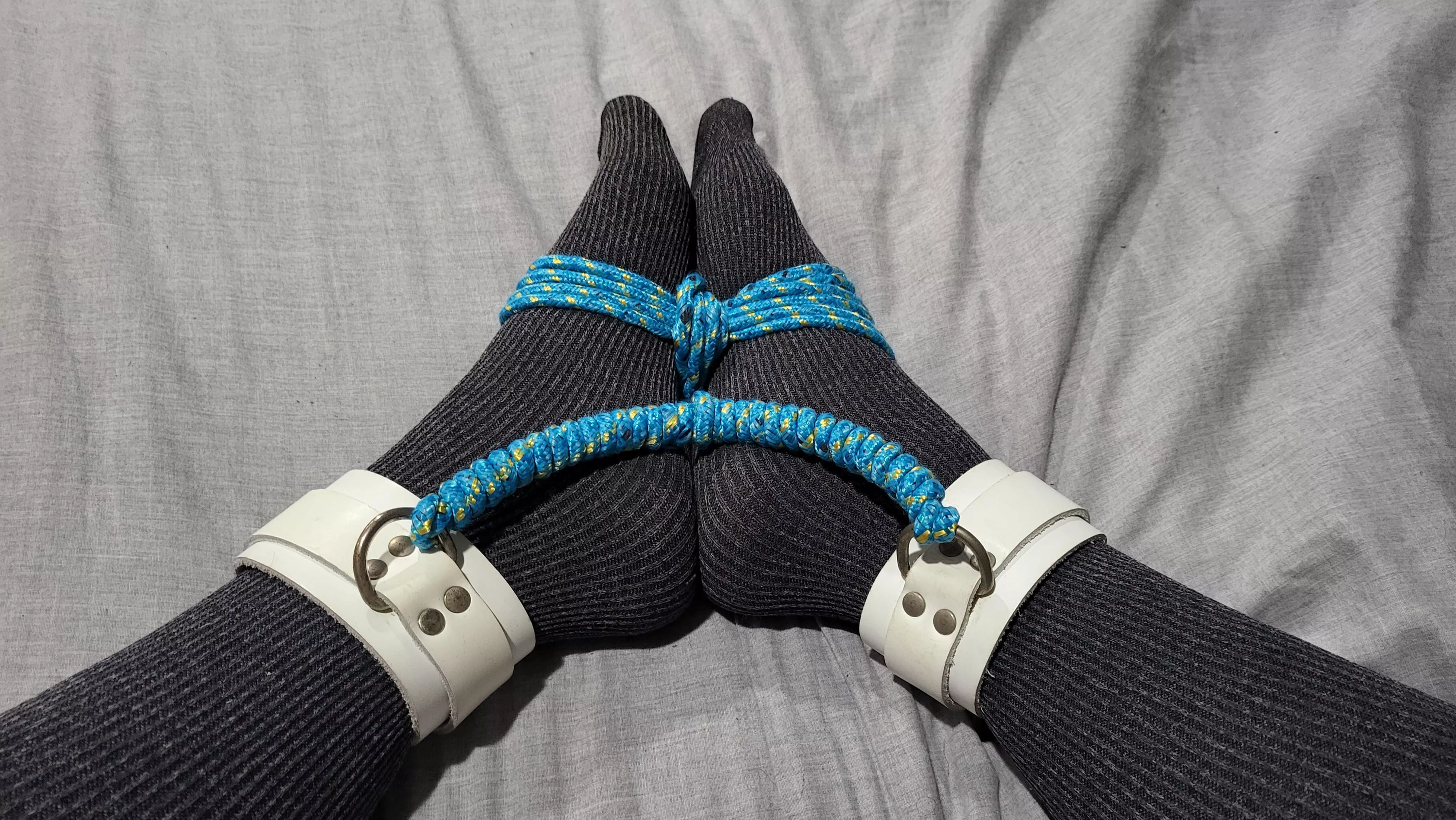 Some feet bondage~