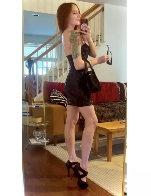 Tall heels and a tiny dress— my favorite combo 