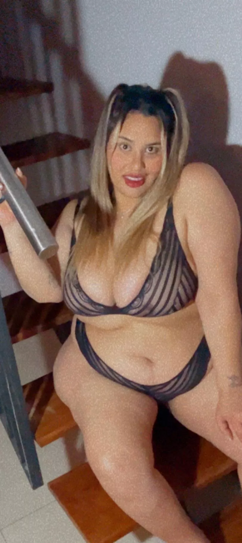 Today I feel so full that I decided to take pictures of myself