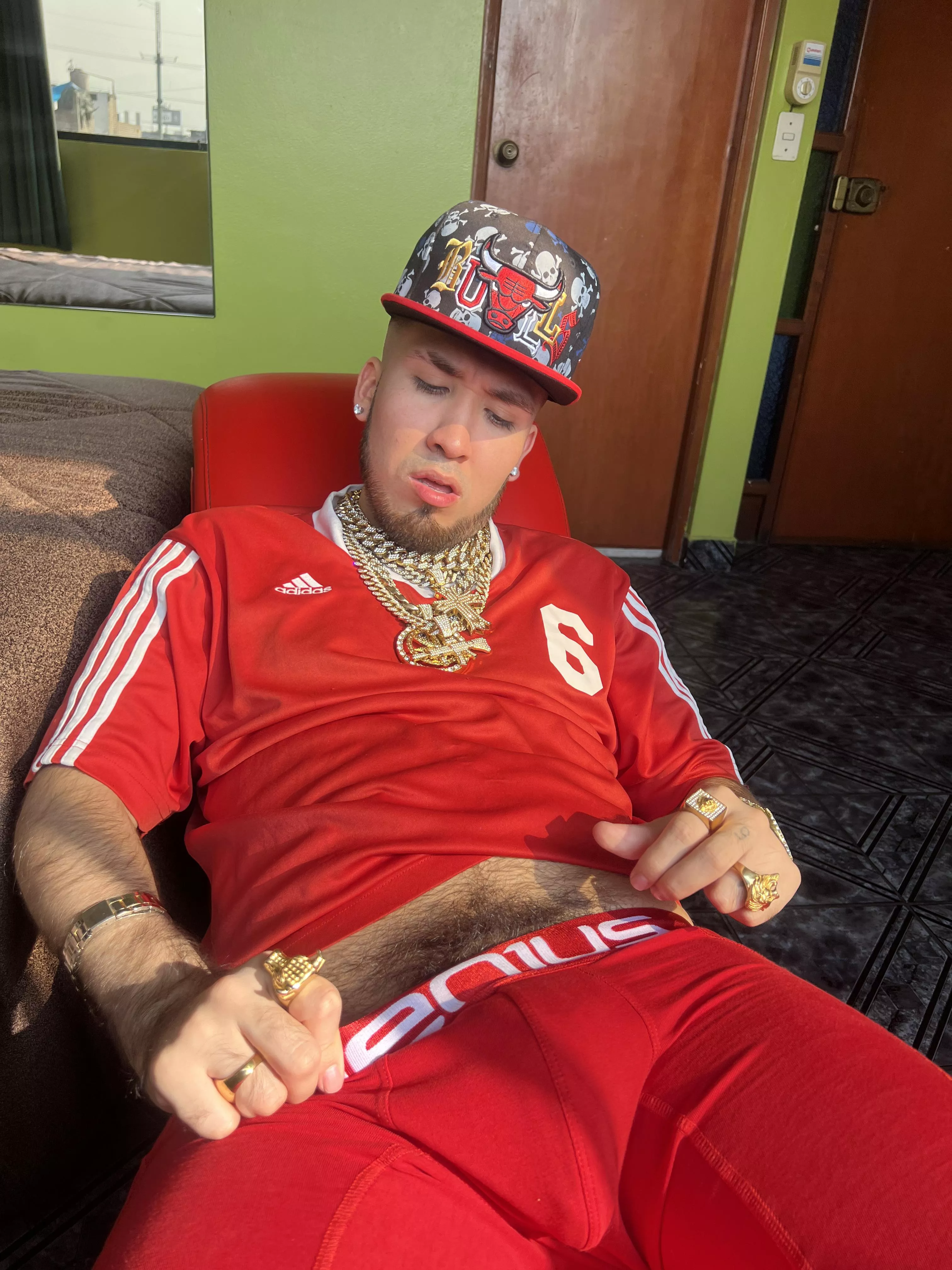 Today I woke up a total predator I want sluts to kneel so I can wreck their mouths with this meat bulge 