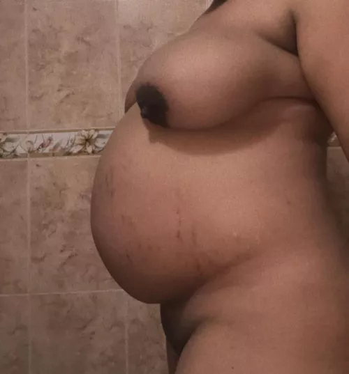 Would you still let me ride you at 28 weeks? 😈🙈