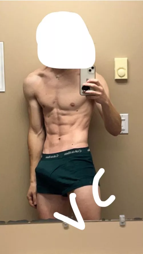 18 looking for fit bros to vc