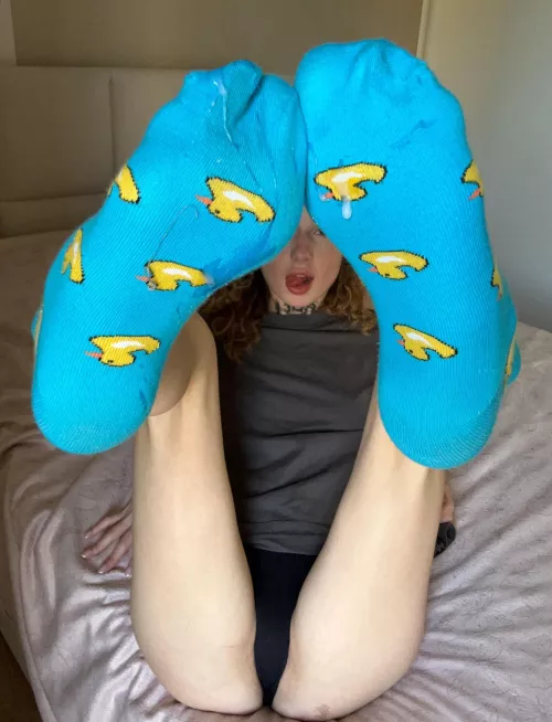 Daddy asked me to jerk him off with these legs and he came really fast