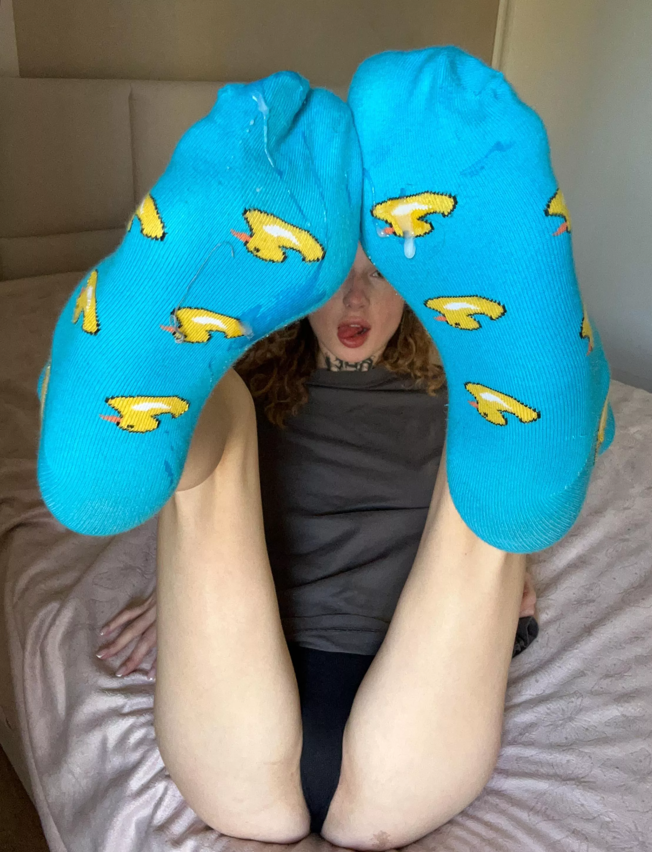 Daddy asked me to jerk him off with these legs and he came really fast