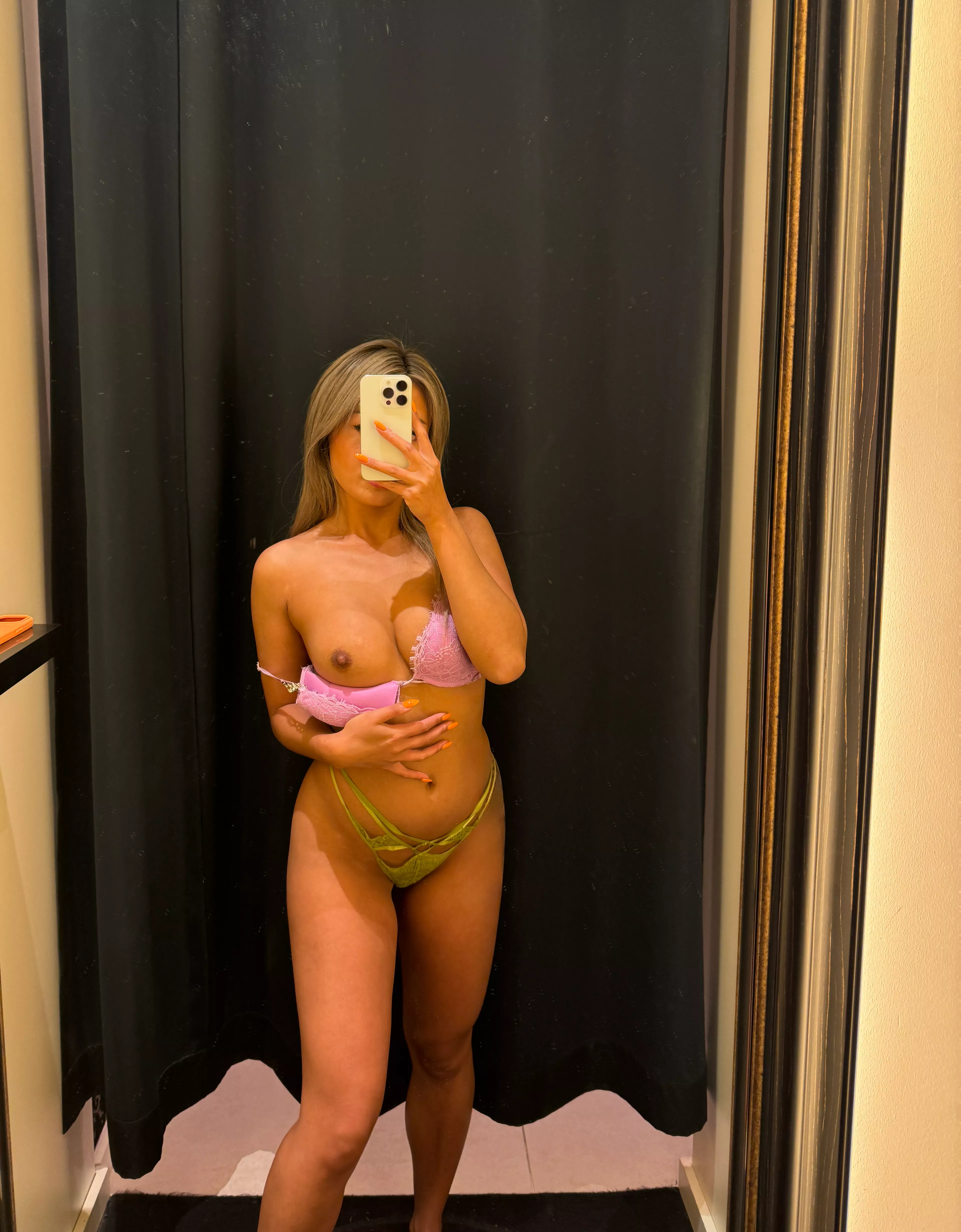 Do you like ma boobies?