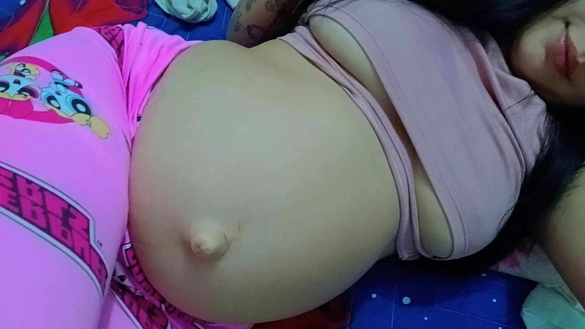 Hi love I'm looking for someone who wants to help and satisfy this sexy pregnant woman.