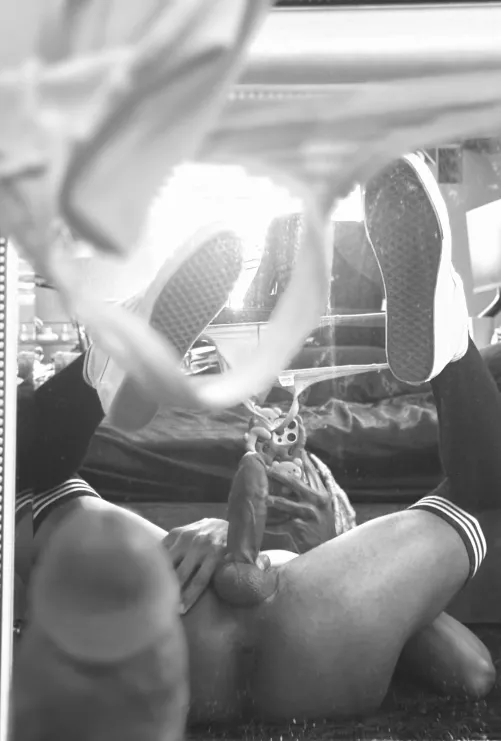 Honey 🍯packet got me stiff