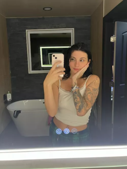 Hope you like this croptop as much as me