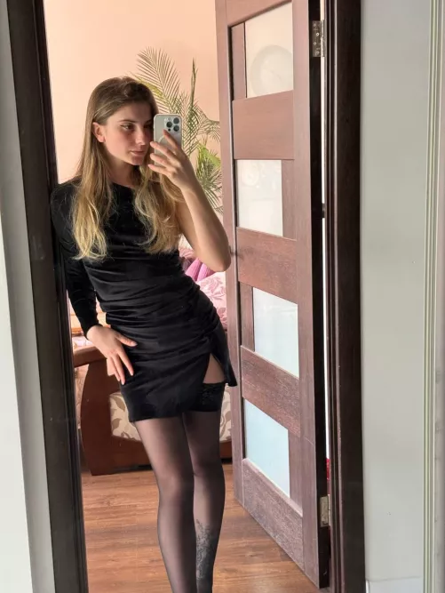 I adore how my curves are highlighted by this outfit.