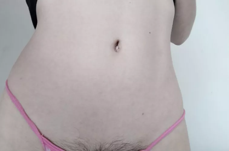 I want you to call my belly button on your knees 