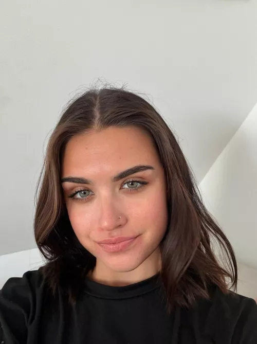 I wonder if you can look into my eyes in this photo