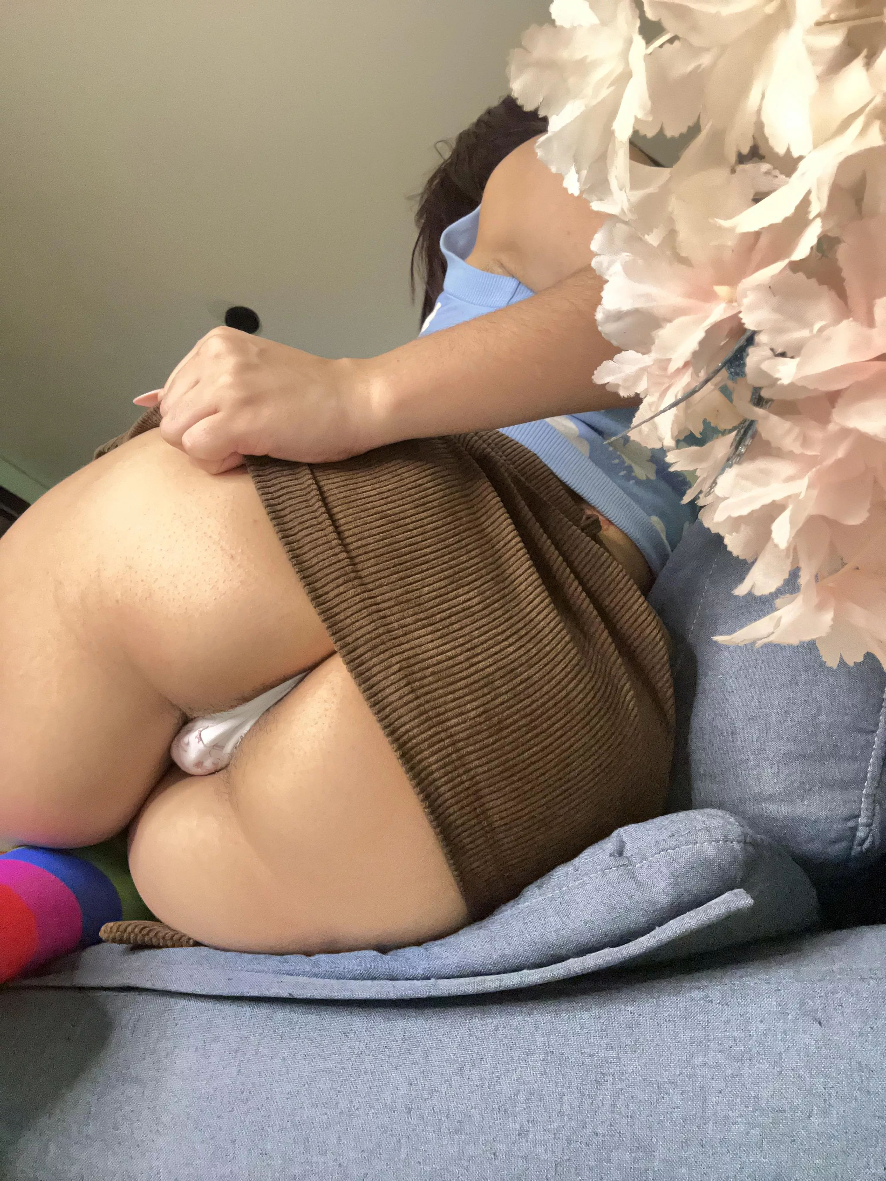 I'm not afraid to lift up skirt on a first date 