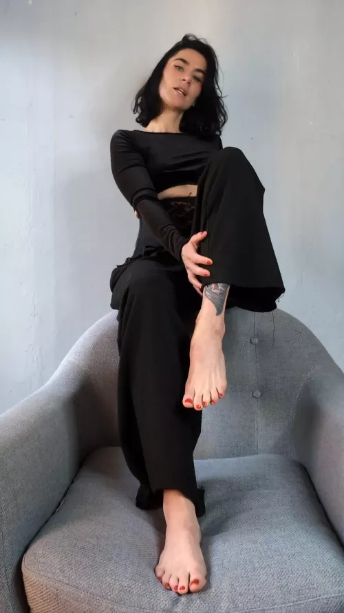 I'm thinking about tattooing my feet