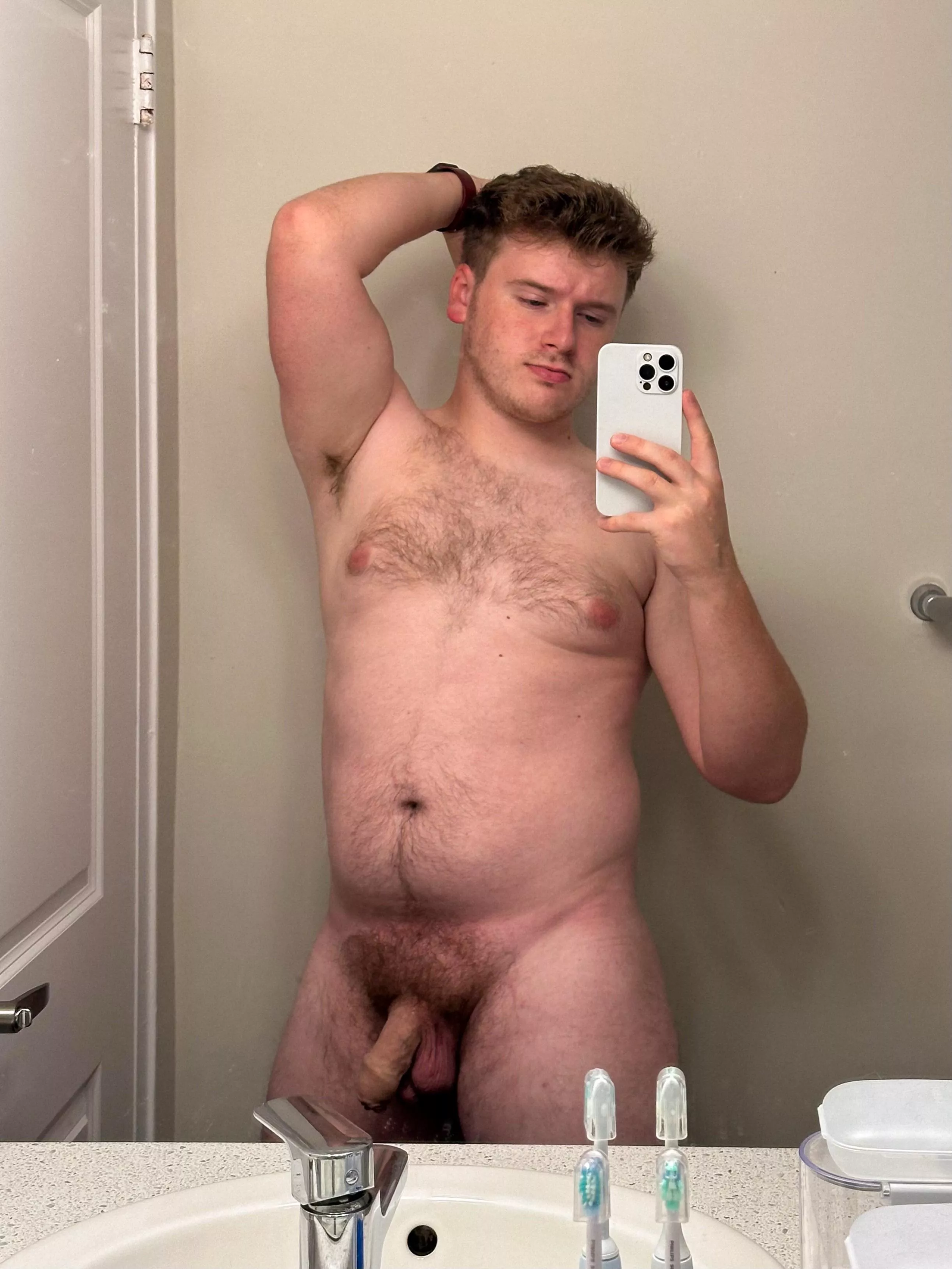 Just rolled out of bed 🥱 [26]