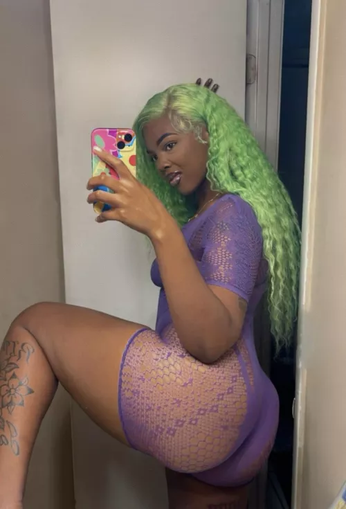 never seen green & purple look better