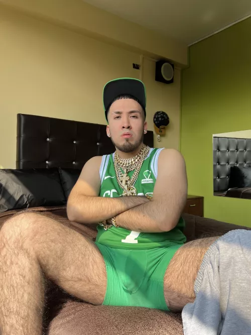 On a scale from 1 to 10 how hairy do you think my legs are? Be honest 