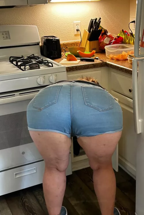 This ass barely fits in these shorts 