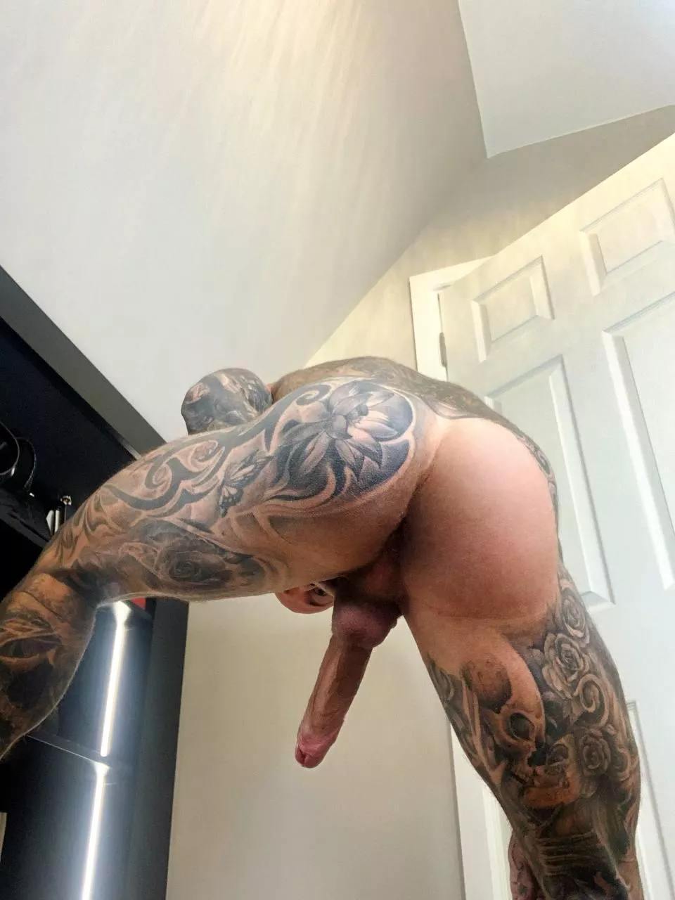 [40] lets play a game, winner gets to cum in the loser 