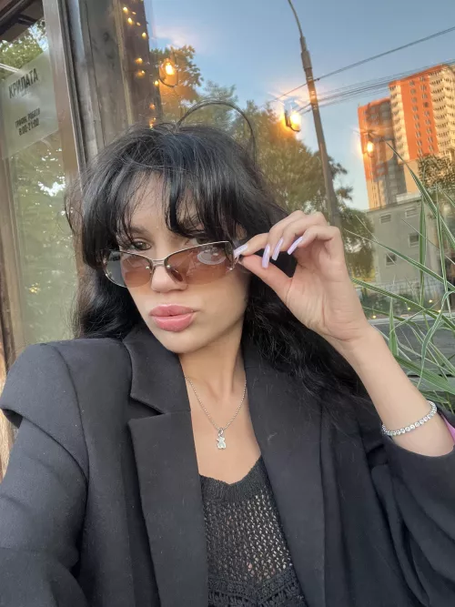 Black hair and black clothes - I like it