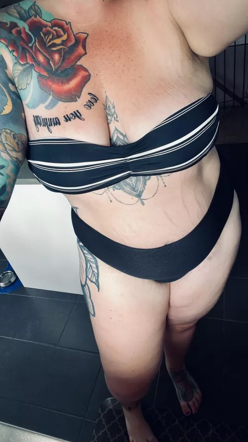 Curvy, tatted & tall 