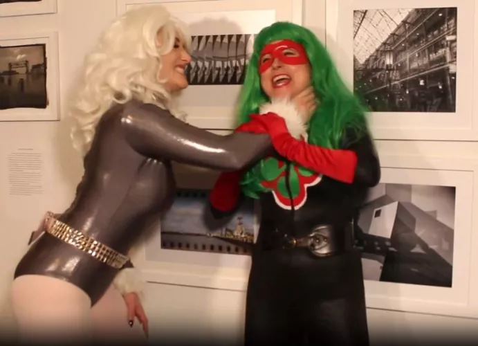 Fenneca crushes Indarra's throat (Heroineburgh Episode 23)