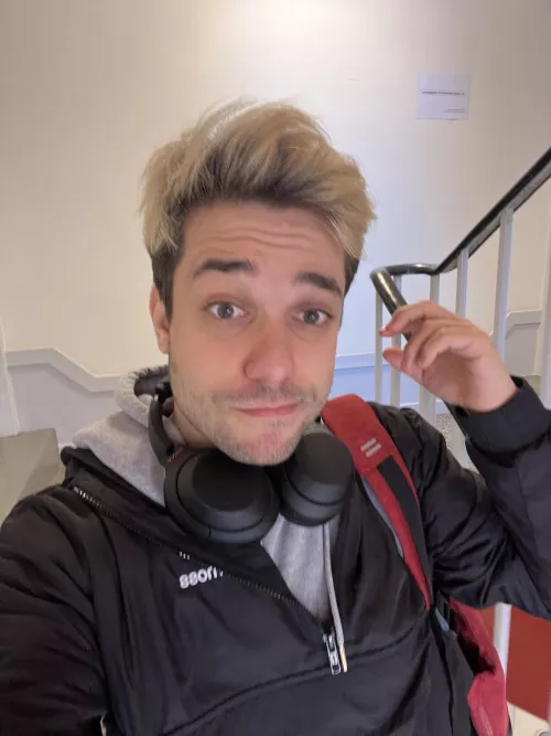 Hiya
