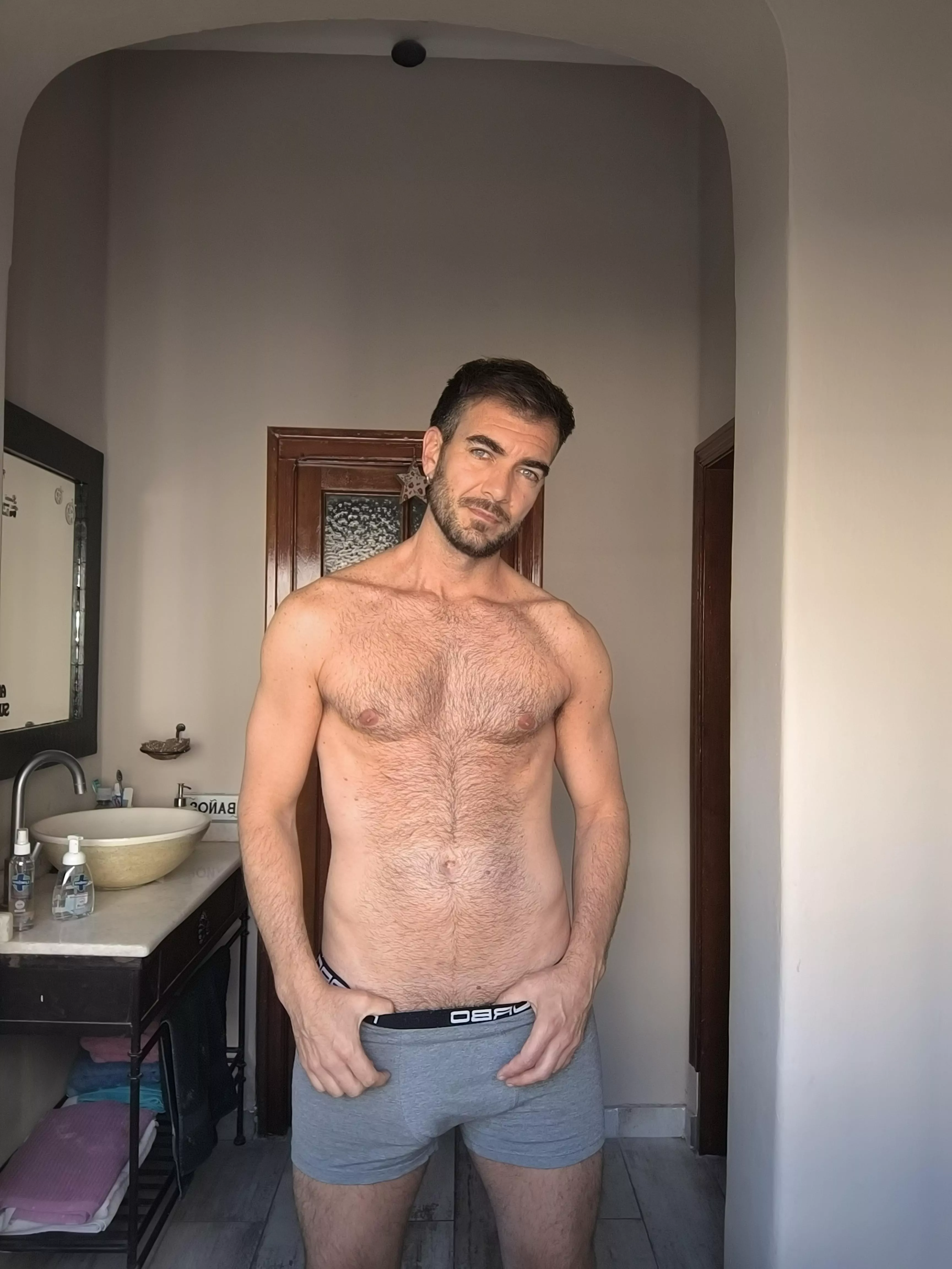 I would like to give a boxer full of milk