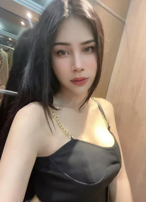 If we’re out on a date and I whip out my dick, how do you react?