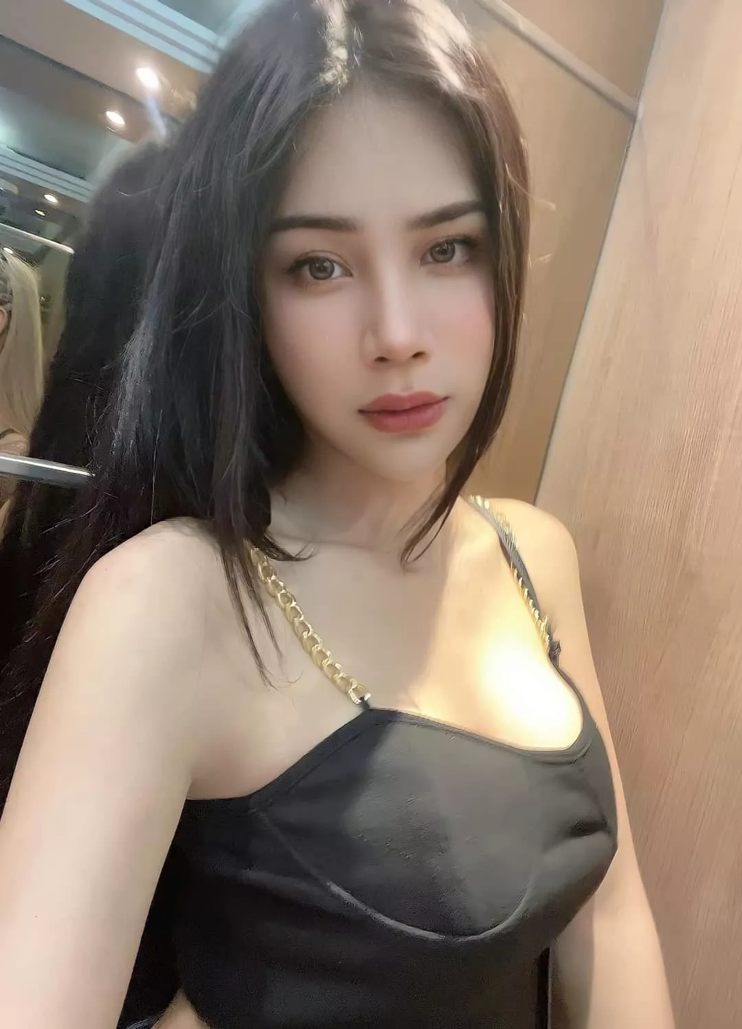 If we’re out on a date and I whip out my dick, how do you react?