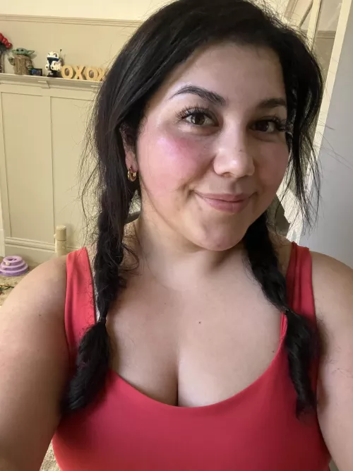 I’m the shortest in my friend group at 5’3” 