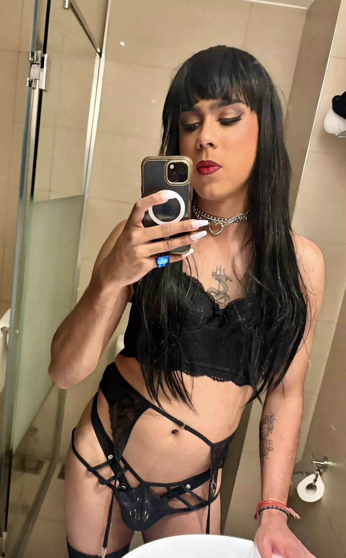 Lingerie and makeup makes me a good girl 💋