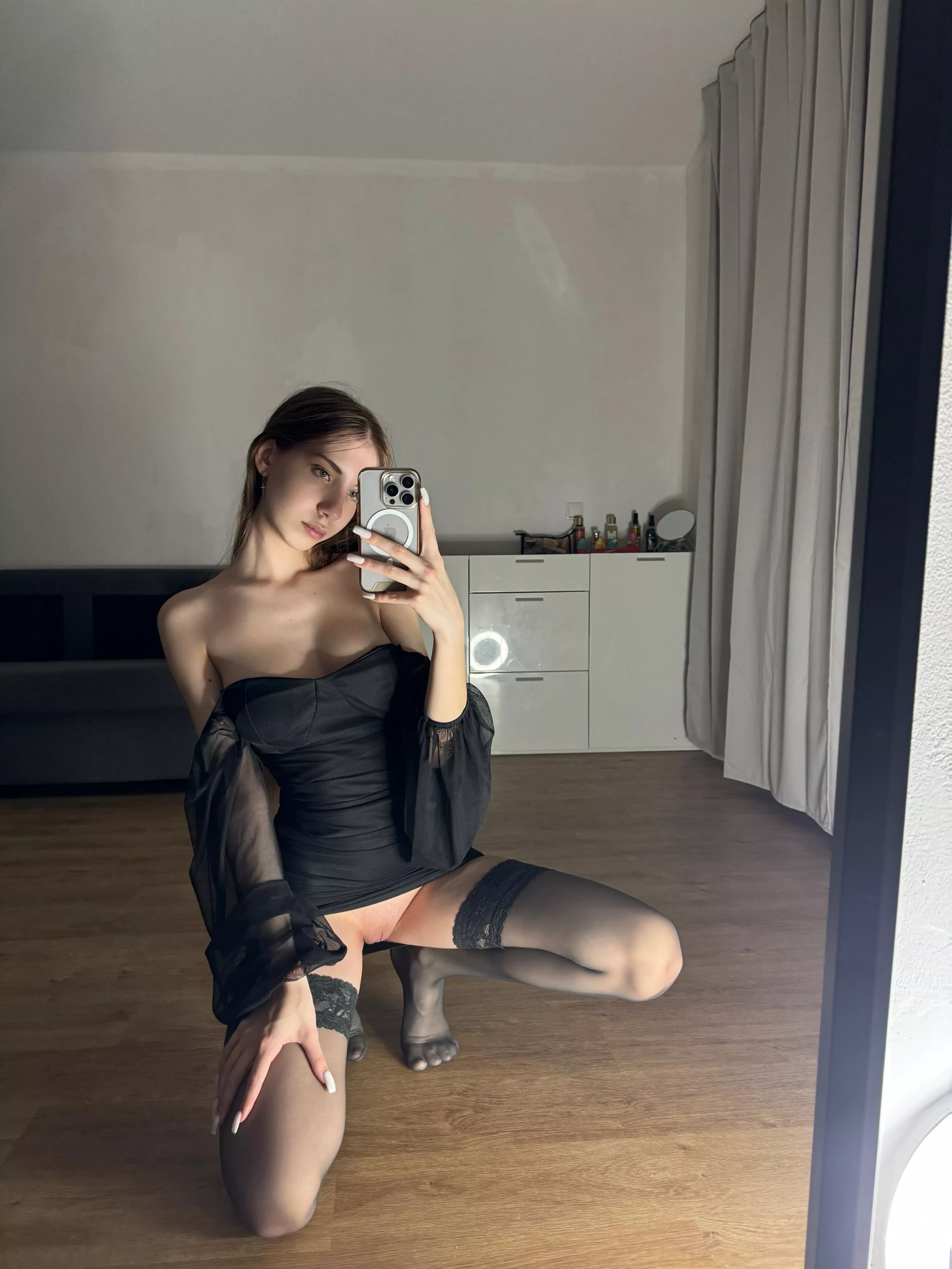 
Loving the way this dress moves with me—what's your go-to summer style? 