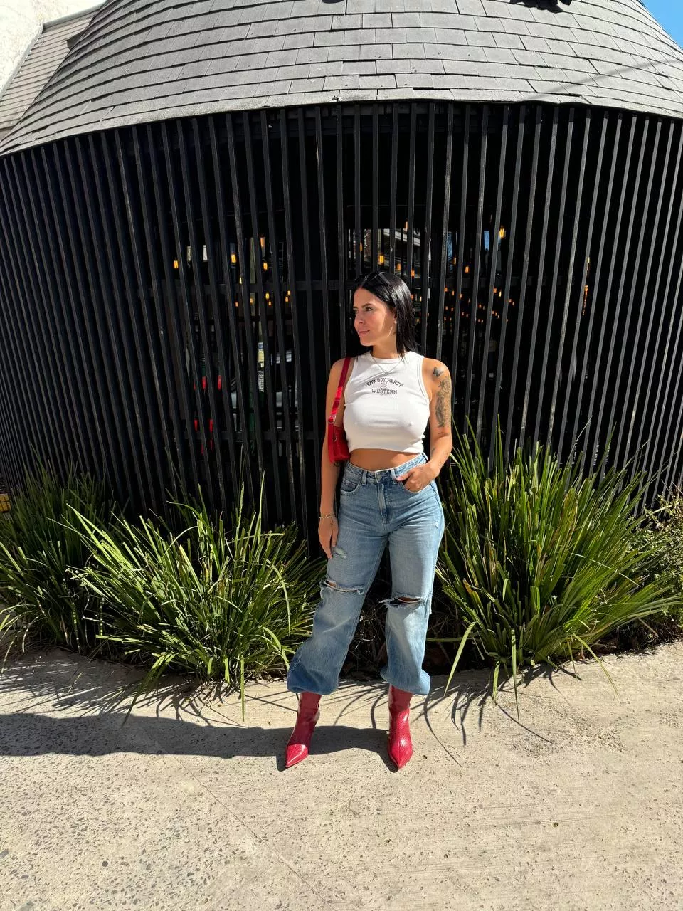 still looking classy in simple outfit