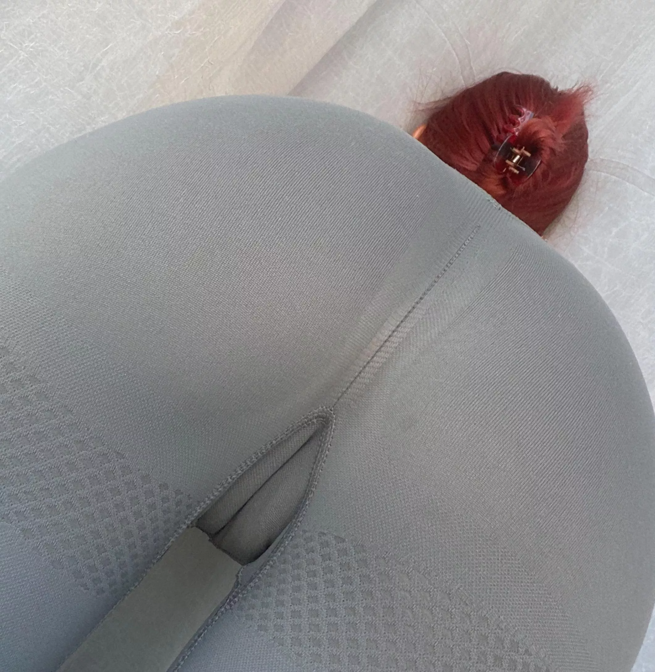 tell me if you have a good view of my camel's foot